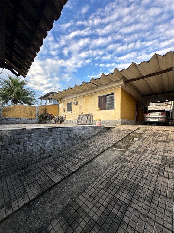 Casa à venda com 3 quartos em Santa Cruz, Rio de Janeiro, RJ