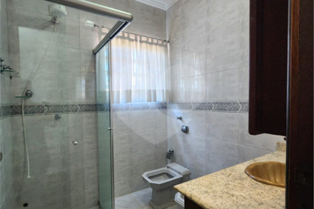 Sobrado à venda com 3 quartos, sendo 1 suíte,  em Vila Constança, São Paulo, SP