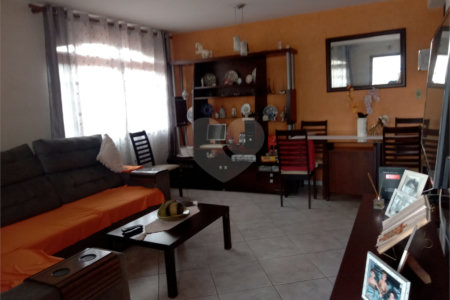 Casa à venda com 3 quartos, sendo 1 suíte, em Vila Mazzei, São Paulo, SP