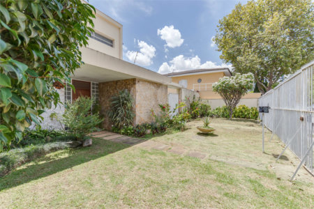 Sobrado à venda com 5 quartos, sendo 2 suítes, em Brooklin, São Paulo, SP