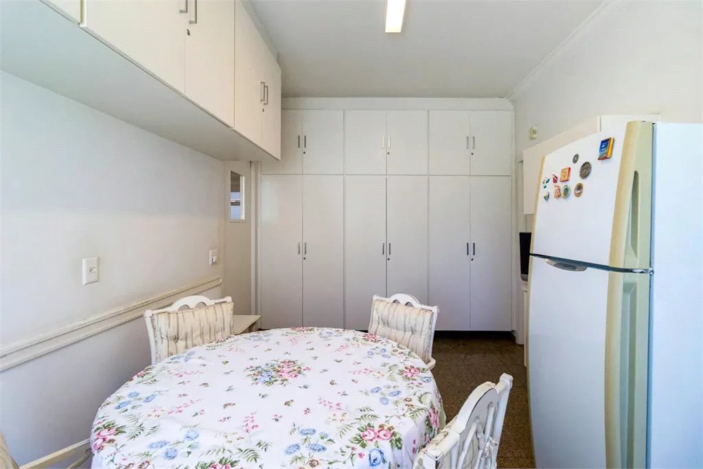 Apartamento à venda com 4 quartos, sendo 2 suítes, em Real Parque, São Paulo, SP