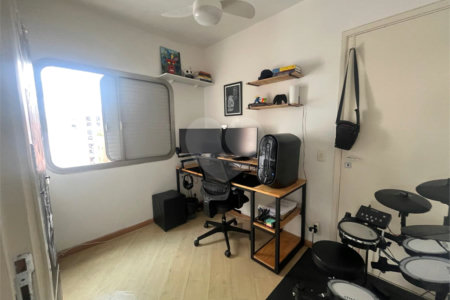 Apartamento à venda com 3 quartos, sendo 1 suíte, em Vila Olímpia, São Paulo, SP
