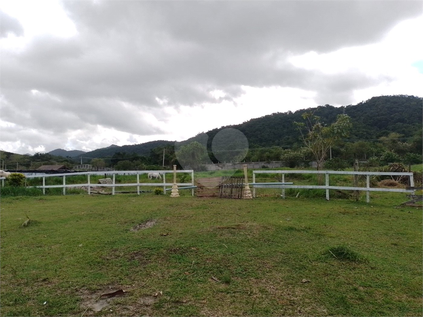 Sítio à venda com 4 quartos, sendo 3 suítes, em Caxito, Maricá, RJ