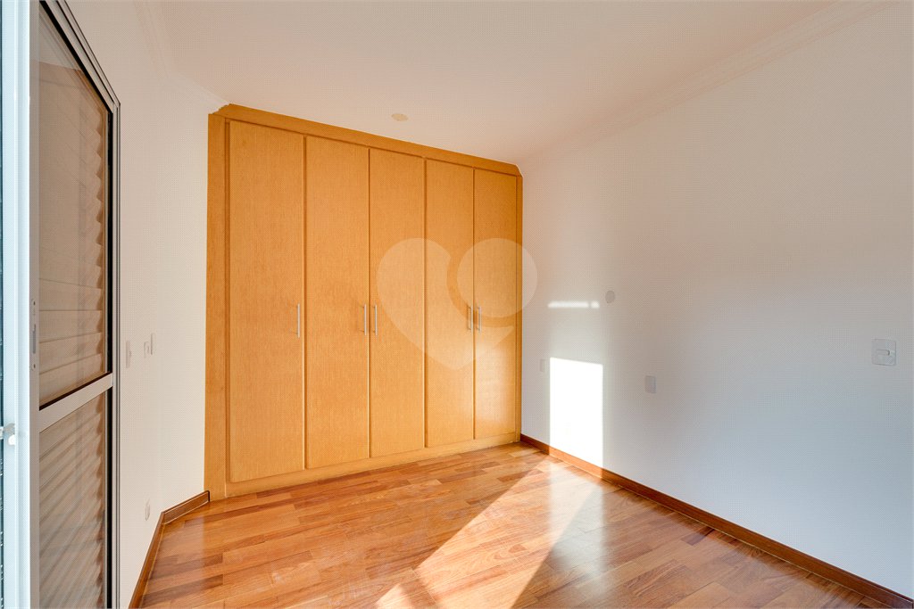 Casa para alugar com 4 quartos, sendo 2 suítes, no condomínio Cassiano Ricardo, São Paulo - SP