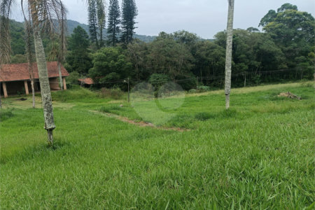 Sítio à venda com 6 quartos, sendo 5 suítes,  em Alto da Serra (mailasqui), São Roque, SP
