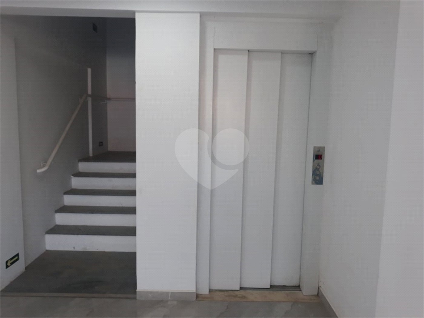 Apartamento à venda ou para alugar com 2 quartos, sendo 1 suíte,  em Jardim Flórida, São Roque, SP