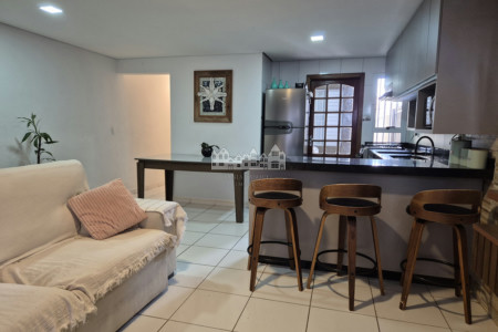 Casa à venda no Bairro Imperial – Atibaia | 2 dormitórios, suíte, 2 vagas e área gourmet