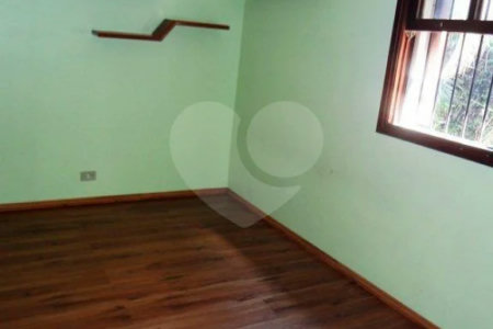 Casa à venda com 3 quartos, sendo 1 suíte, em Santa Teresinha, São Paulo, SP
