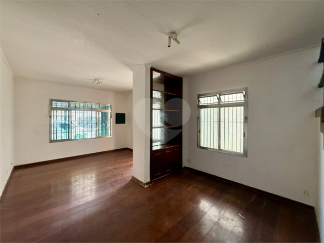 Sobrado à venda com 3 quartos, sendo 1 suíte,  em Campo Belo, São Paulo, SP