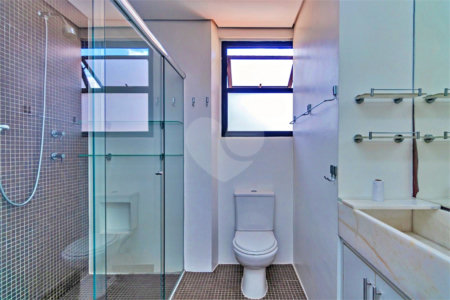 Apartamento à venda com 3 quartos, sendo 1 suíte, em Vila Olímpia, São Paulo, SP