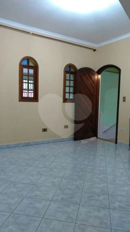 Sobrado à venda com 3 quartos, sendo 1 suíte, em Tremembé, São Paulo, SP