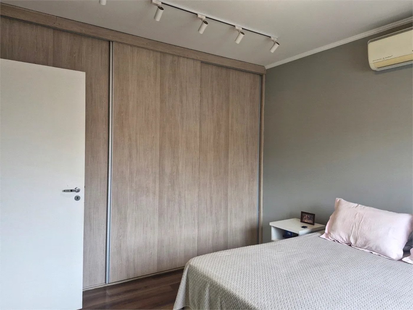 Sobrado à venda com 3 quartos, sendo 1 suíte, em Vila Lageado, São Paulo, SP
