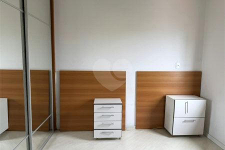 Apartamento à venda com 3 quartos, sendo 1 suíte, no Centro, Suzano, SP