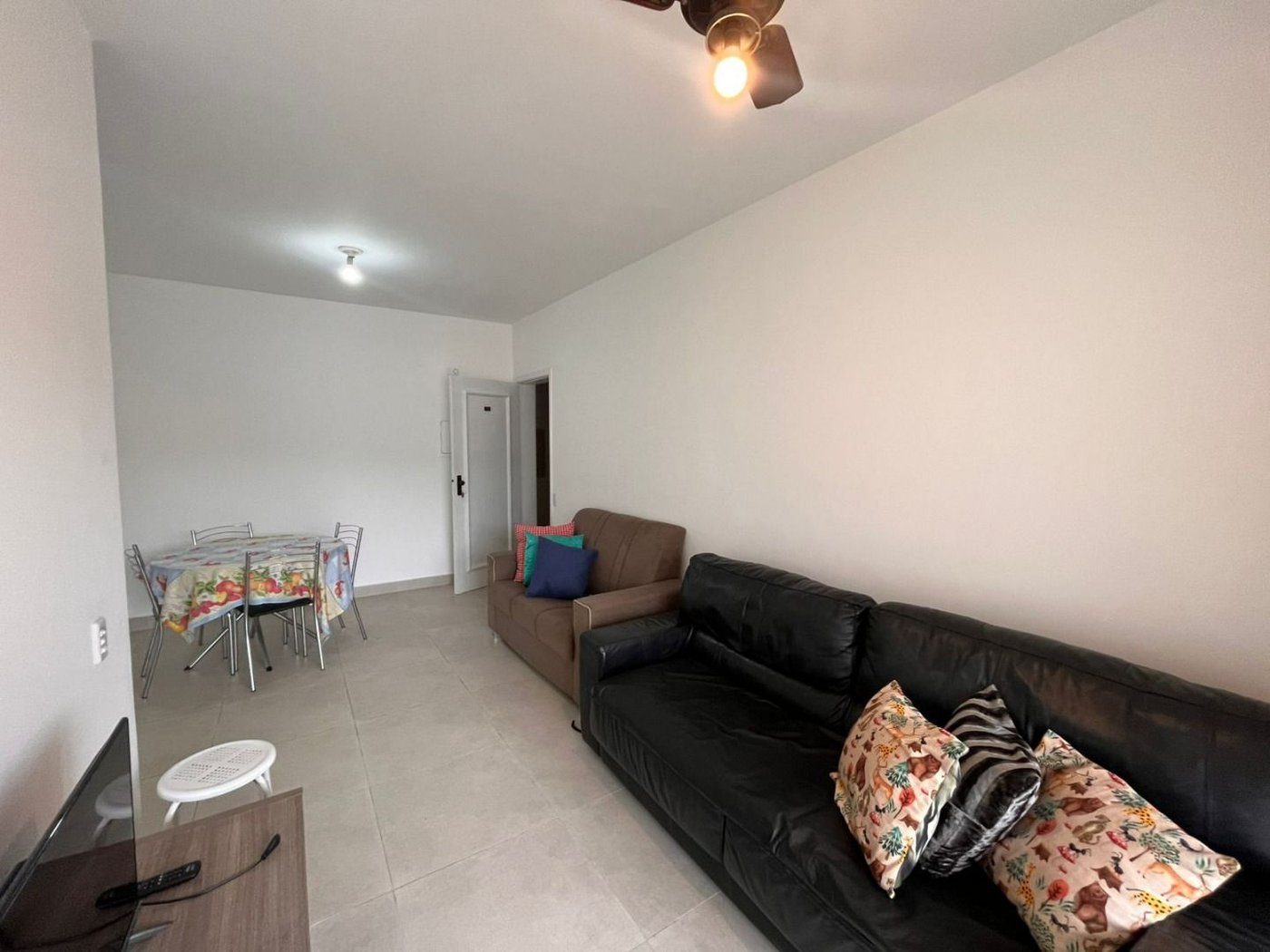 Apartamento com 2 dormitórios à venda, 65 m² por R$ 360.000,00 - Vila Júlia - Guarujá/SP