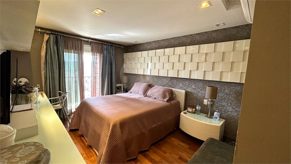 Apartamento à venda com 4 quartos, sendo 3 suítes,  em Santana, São Paulo, SP