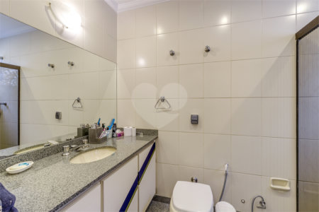 Apartamento à venda com 4 quartos, sendo 2 suítes, em Campo Belo, São Paulo, SP