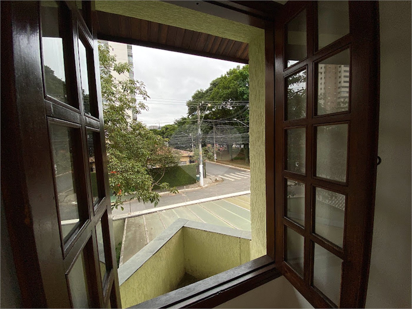 Sobrado à venda com 7 quartos, sendo 2 suítes, em Brooklin Paulista, São Paulo, SP