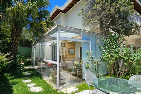 Casa à venda com 3 quartos, sendo 2 suítes, no condomínio La Vilette, São Paulo - SP
