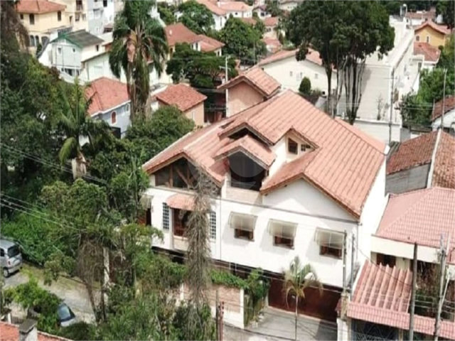 Sobrado à venda com 4 quartos, sendo 2 suítes, em Tremembé, São Paulo, SP