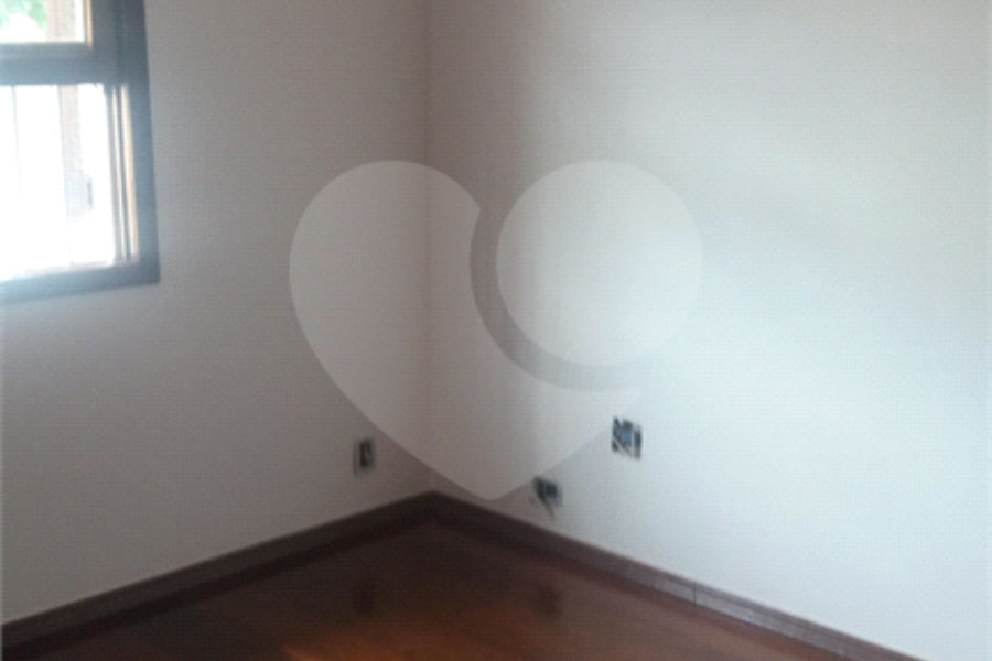 Sobrado à venda com 3 quartos, sendo 1 suíte, em Horto, São Paulo, SP