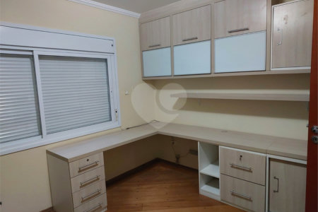 Sobrado à venda com 5 quartos em Campo Grande, São Paulo, SP