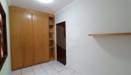 Sobrado à venda com 3 quartos, sendo 1 suíte,  em Parque Renato Maia, Guarulhos, SP