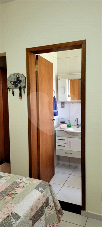 Casa à venda com 3 quartos, sendo 1 suíte,  no Centro, Guararema, SP