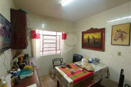 Casa à venda com 3 quartos em Vila Oliveira, Itapetininga, SP
