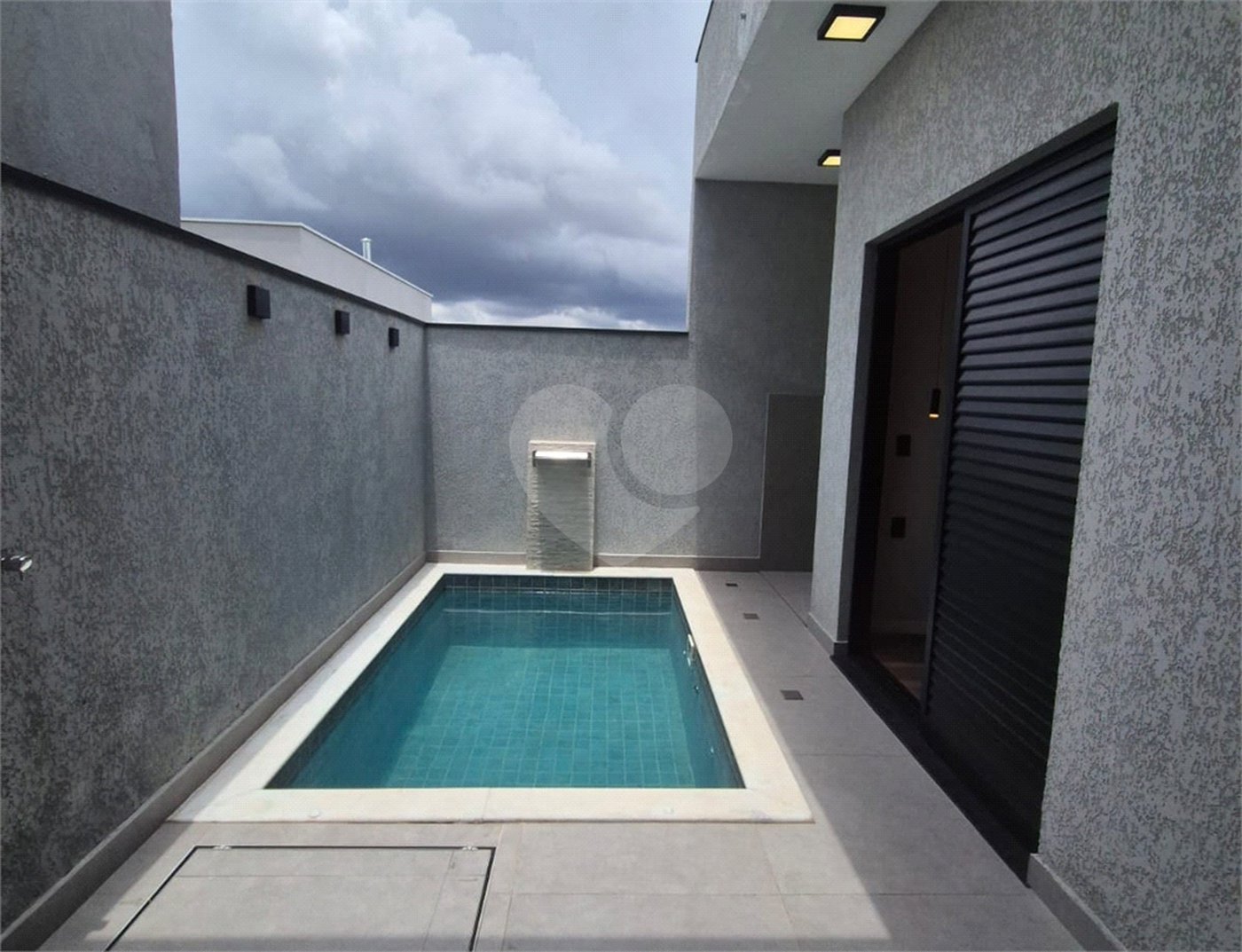Casa à venda com 3 quartos, sendo 1 suíte, no condomínio Horto Florestal Villagio, Sorocaba - SP