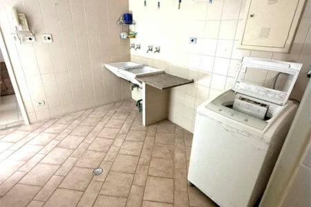 Sobrado à venda com 5 quartos, sendo 3 suítes, em Jardim Leonor, São Paulo, SP