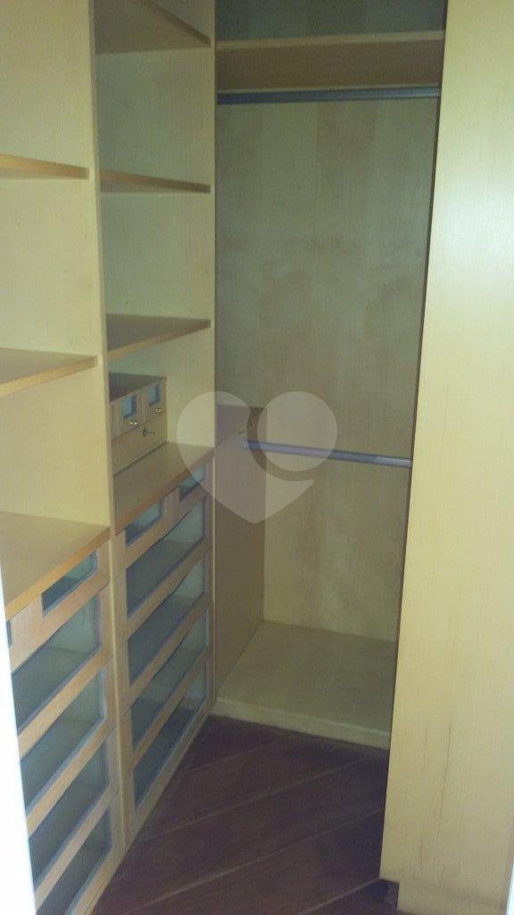 Casa à venda ou para alugar com 4 suítes no condomínio Chácara Francesa, São Paulo - SP