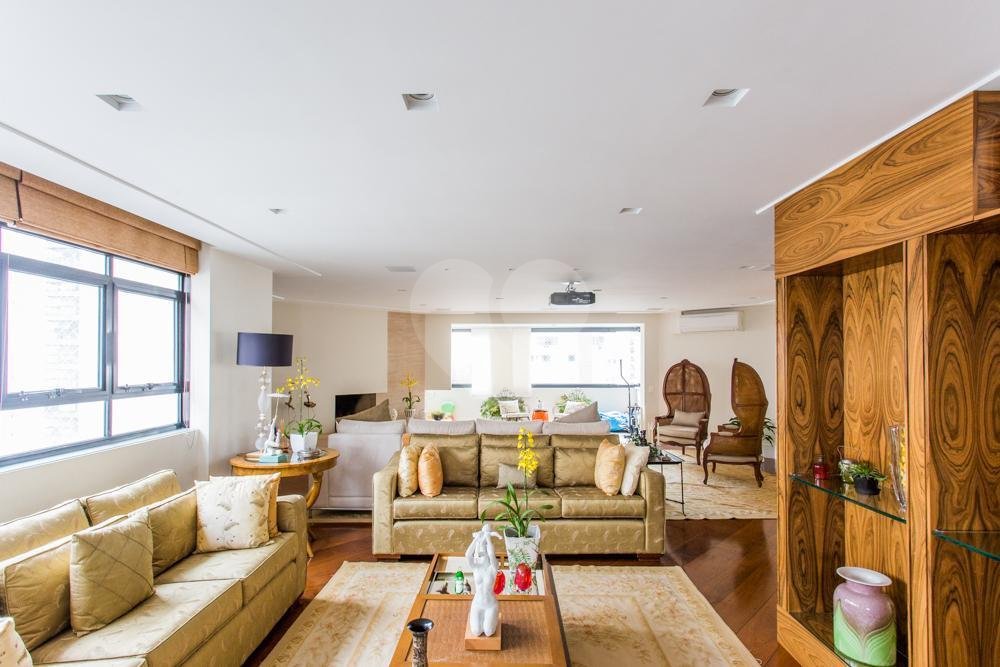 Apartamento à venda com 3 suítes em Campo Belo, São Paulo, SP
