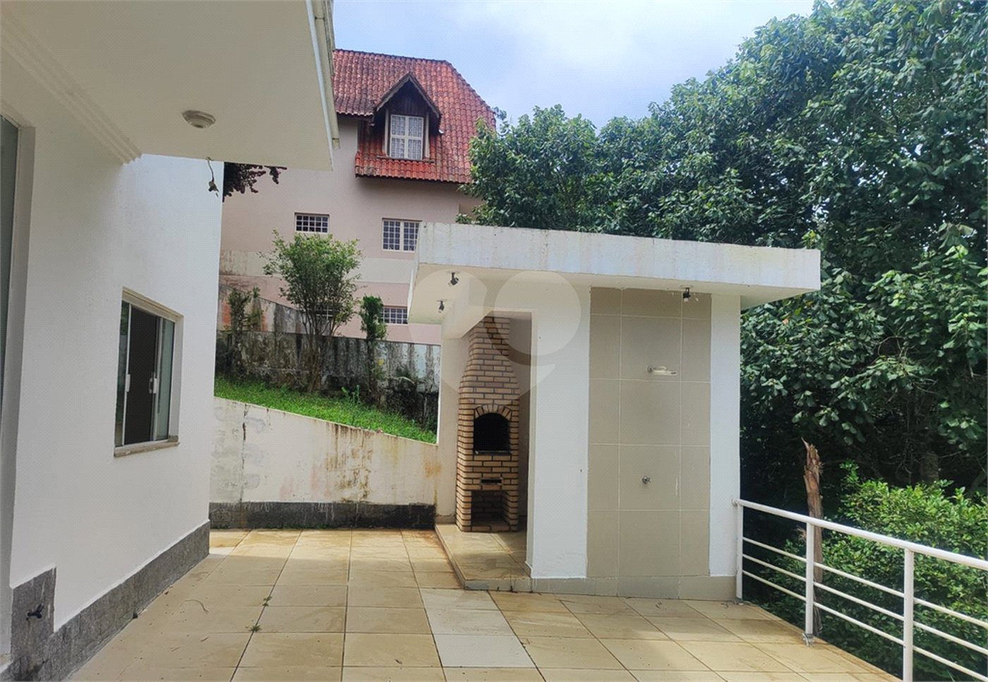 Casa à venda com 3 quartos, sendo 1 suíte, no condomínio Clube Florada Suzano, Suzano - SP