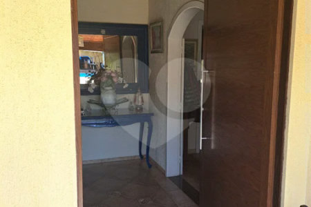 Casa Ampla com 5 Dormitórios, Piscina e Lazer Completo em Terreno de 1.260 m²
