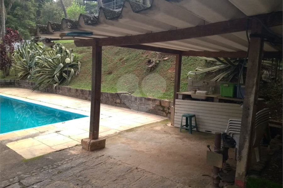 Casa à venda com 3 quartos, sendo 1 suíte, no condomínio Cinco Lagos, Mairiporã - SP