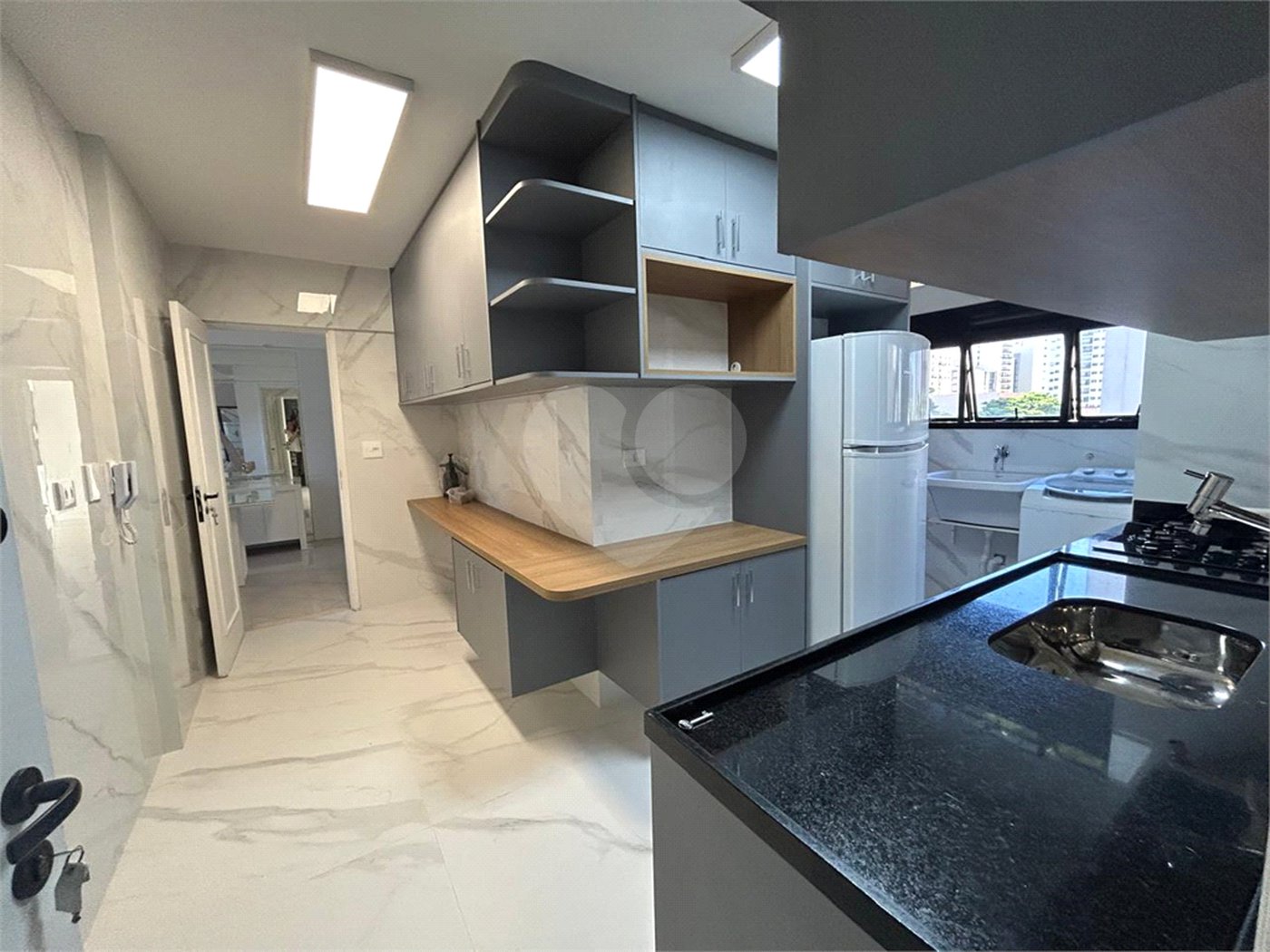 Apartamento para alugar com 3 quartos, sendo 1 suíte,  em Pinheiros, São Paulo, SP