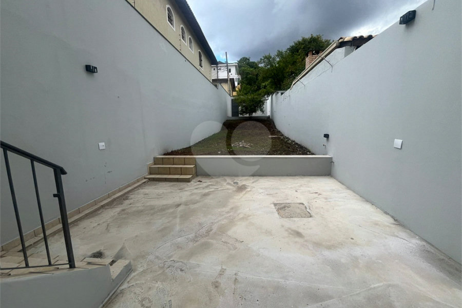 Sobrado à venda com 3 quartos, sendo 1 suíte, em Tremembé, São Paulo, SP