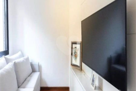 Apartamento à venda com 2 quartos, sendo 1 suíte, em Moema, São Paulo, SP