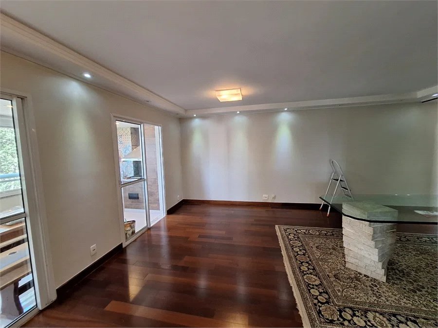 Apartamento para alugar com 3 suítes em Vila Suzana, São Paulo, SP