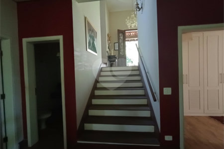 Casa à venda com 4 quartos, sendo 3 suítes, no condomínio Patrimônio do Carmo, São Roque - SP