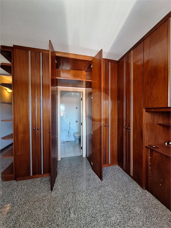 Casa à venda ou para alugar com 4 quartos, sendo 2 suítes,  em Santa Rosa, Vinhedo, SP