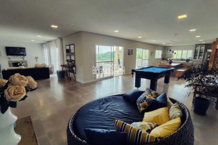 Casa à venda com 6 suítes no condomínio Portal Ouro Verde, Atibaia - SP