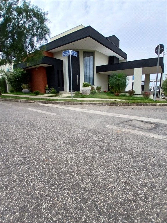 Casa à venda com 3 quartos, sendo 1 suíte, no condomínio Jardim, Sorocaba - SP