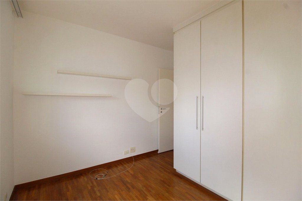 Apartamento à venda com 3 quartos, sendo 1 suíte,  em Vila Olímpia, São Paulo, SP