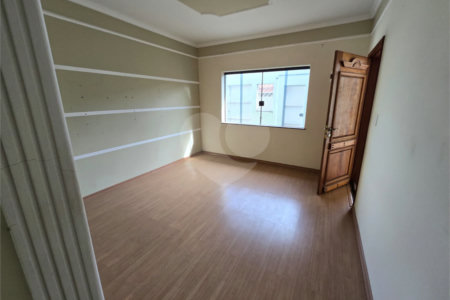 Casa à venda com 3 quartos em Vila Aparecida, Itapetininga, SP