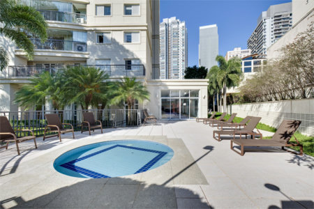 Apartamento à venda com 3 quartos, sendo 1 suíte, em Santo Amaro, São Paulo, SP