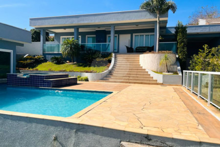 Casa à venda com 3 suítes no Centro, Bom Jesus dos Perdões, SP