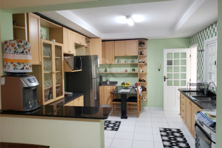 Casa à venda com 6 quartos, sendo 3 suítes, em Alto Ipiranga, Mogi das Cruzes, SP
