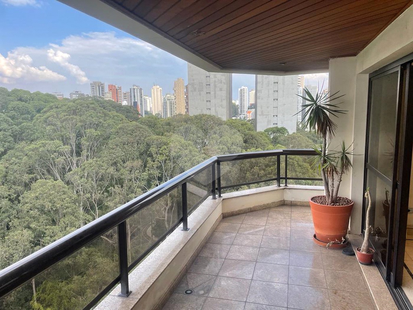Apartamento à venda com 4 suítes em Vila Suzana, São Paulo, SP