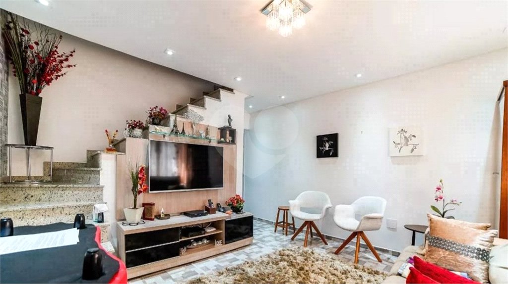 Casa à venda com 2 suítes no condomínio Lauro Korte, São Paulo - SP